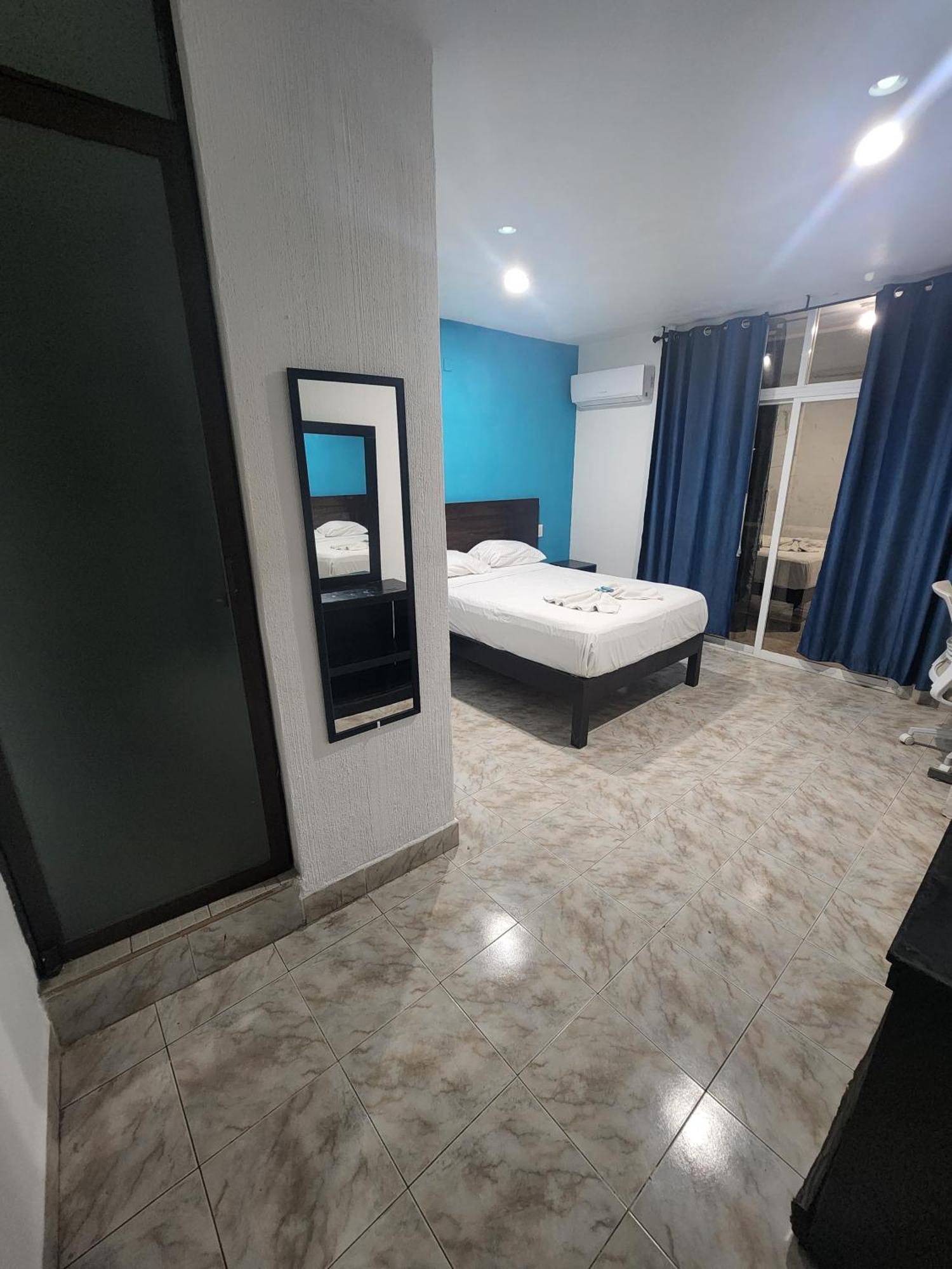 Hotel Turquesa Плая дел Кармен Екстериор снимка