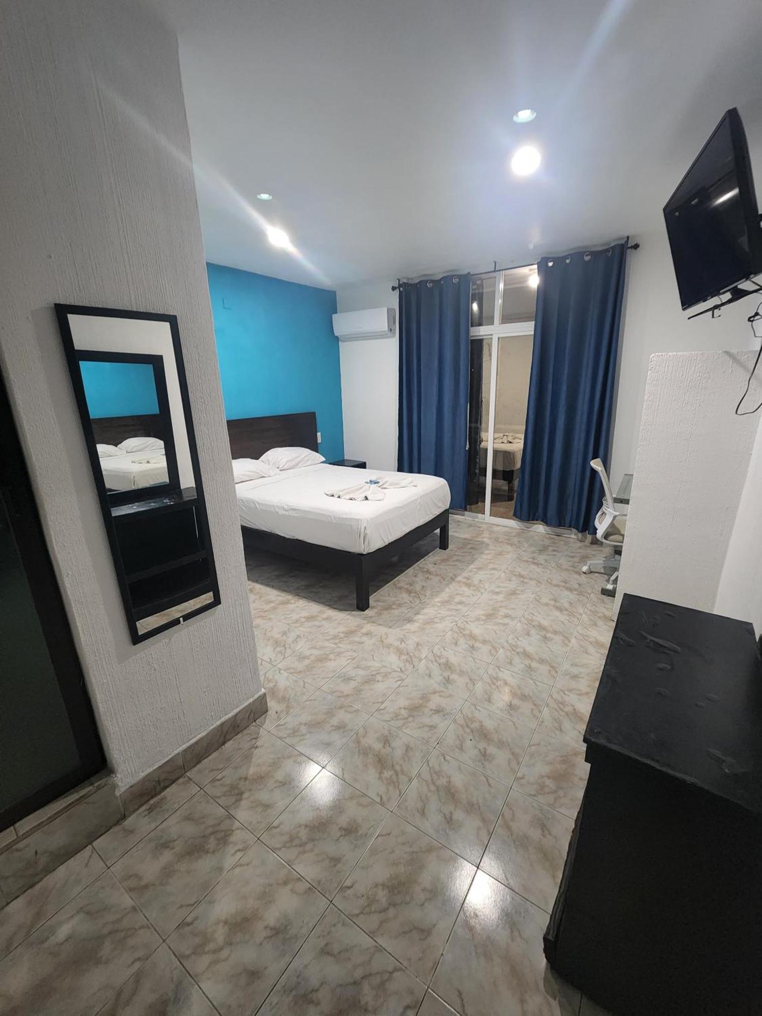 Hotel Turquesa Плая дел Кармен Екстериор снимка